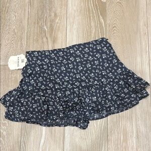 NWT Altar'd State Dainty Floral Shorts S